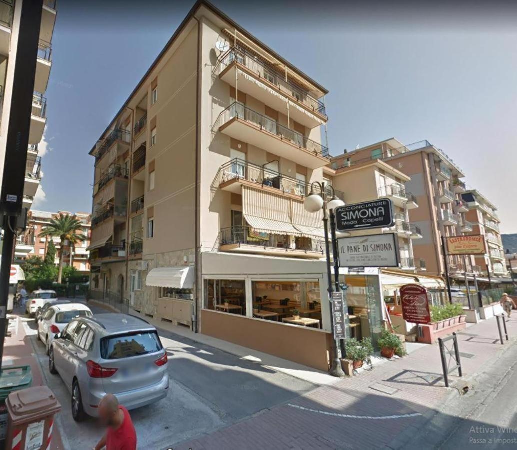 Babyaccommodation Family Experience IV Pietra Ligure Exteriör bild